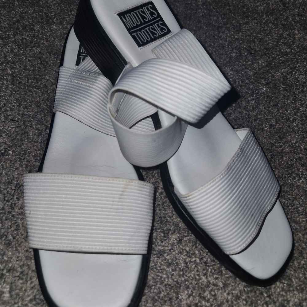 Mootsies Tootsies White Sandals